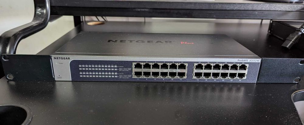 Netgear ProSafe Plus JGS524Ev2
