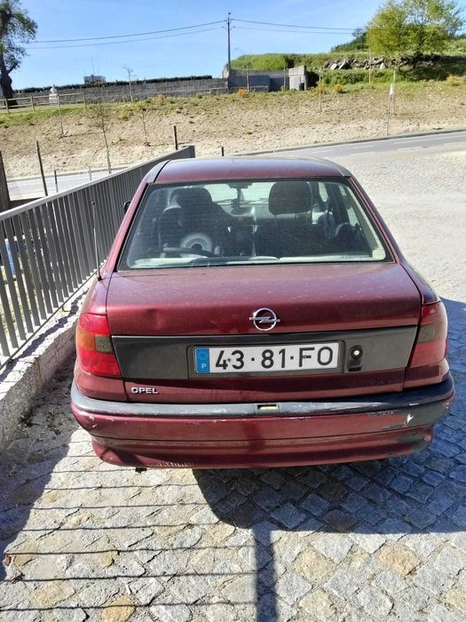 Opel Astra F 1.4/1.6 — 1994 | Gasolina | Manual foto 3