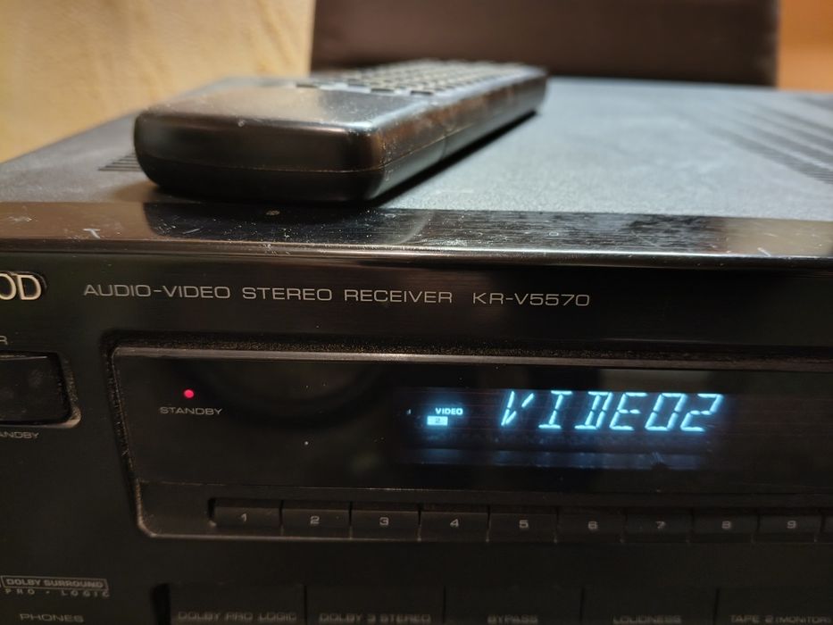 Amplituner Kenwood z pilotem