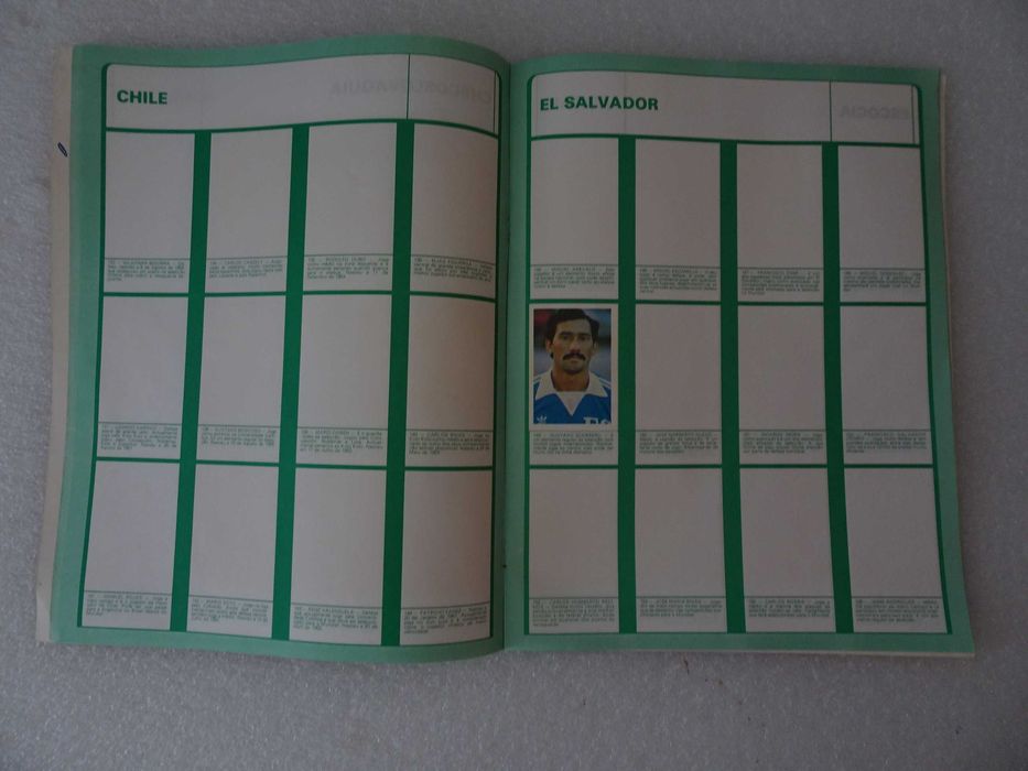 Caderneta de cromos de futebol Mundial de Futebol 82 Disvenda (tem 10)