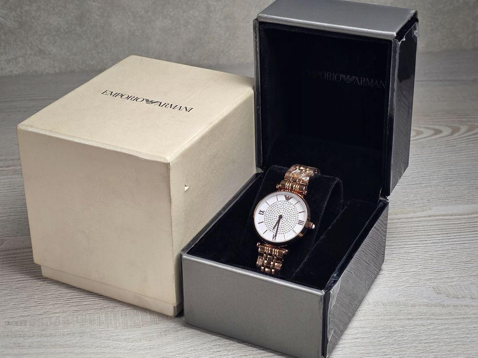 Жіночий наручний годинник Emporio Armani Gianni T-Bar (AR11244)