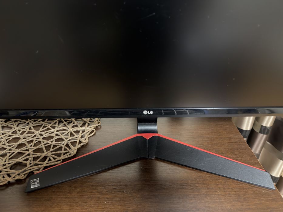 Monitor LG 24”cale