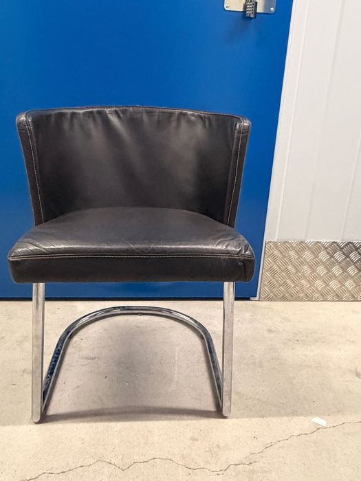 Poltrona - bonita e muito confortável