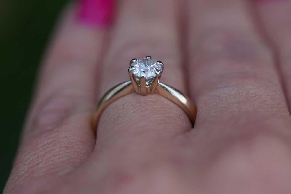 Pierścionek 585 zaręczynowy z diamentem 0,72 CT D SI1 Certyfikat R16