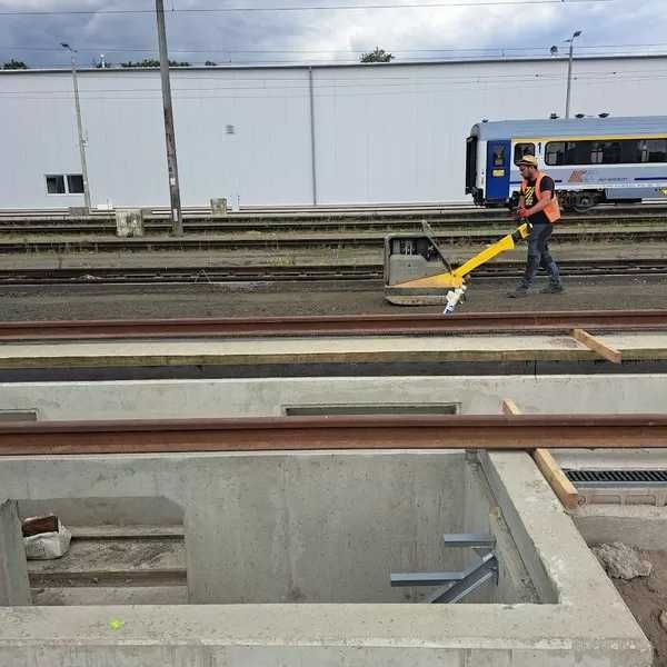 Układanie kostki brukowej, roboty brukarskie i ziemne