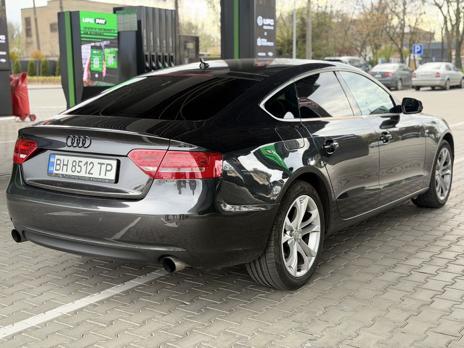 продам Audi A5 s line