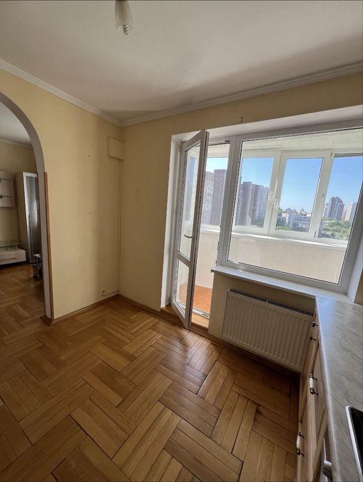 Власник. Продам 3-х кім. з ремонтом. Метро Деміївська 2хв, Держ прогрм