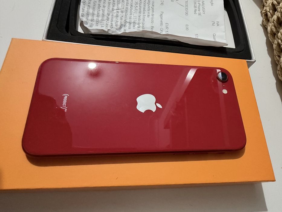 Iphone SE vermelho