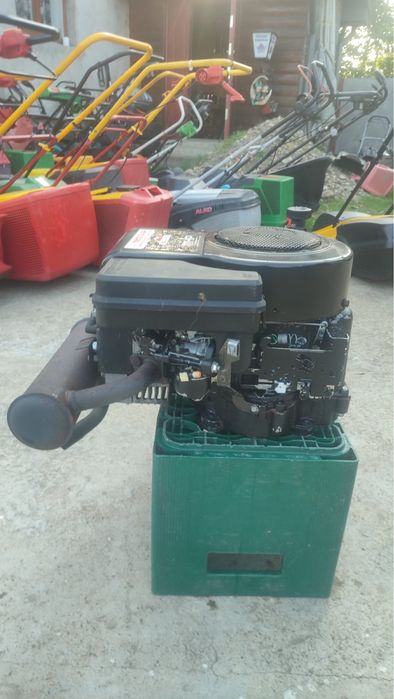 Двигун Briggs & Stratton 11HP