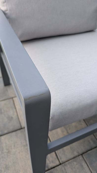 Zestaw aluminiowych mebli ogrodowych stolik, 2 krzesła i sofa