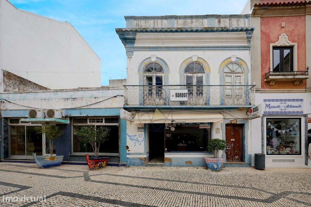 Prédio de uso misto  com elevado potencial de investimento no centro d