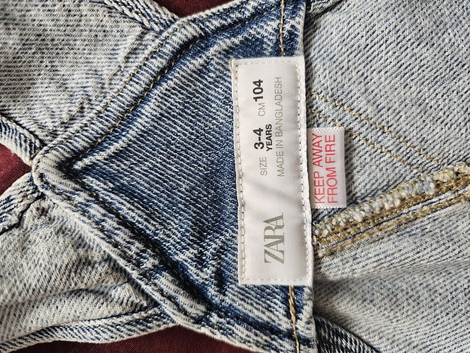 Продам джинсовий комбінезон ZARA