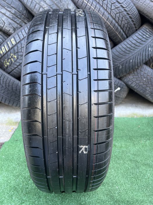 *Opona pojedynka Pirelli 235/50/18