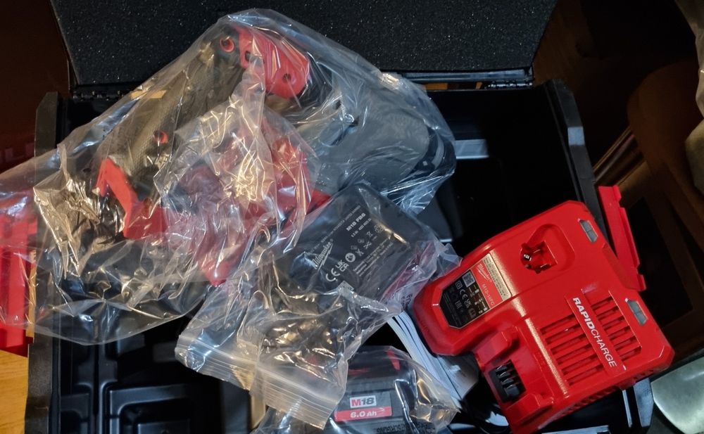 Fabrycznie nowa mlotowiertarka Milwaukee m18 onefh komplet 6.0