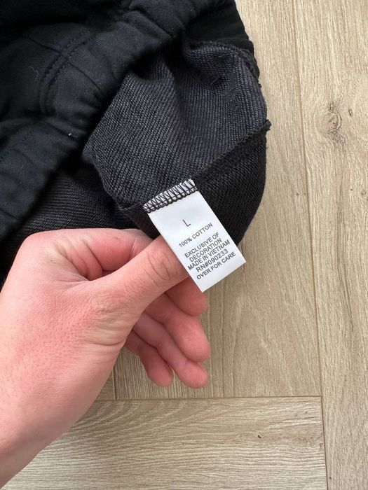 Шорти есеншел Essentials