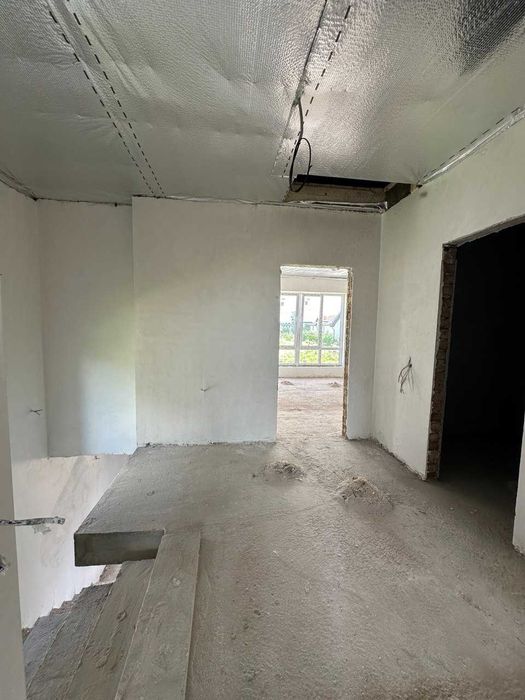 Продаж ГОТОВОГО до ремонту таунхауса 130м2 з гаражем та ділянкою