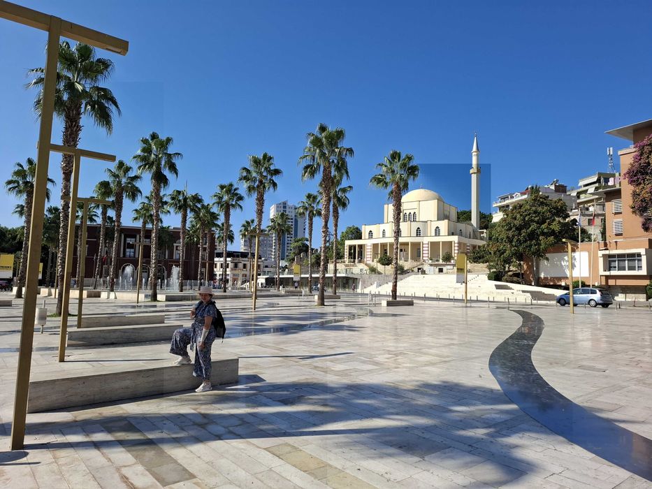 Аренда апартаменты 1+1,20евро,вид на море и горы.Дуррес  Албания .