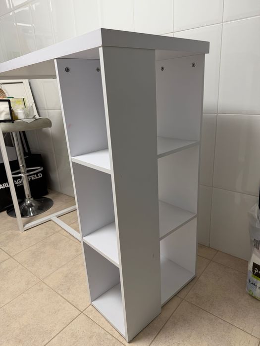 Mesa de refeição alta