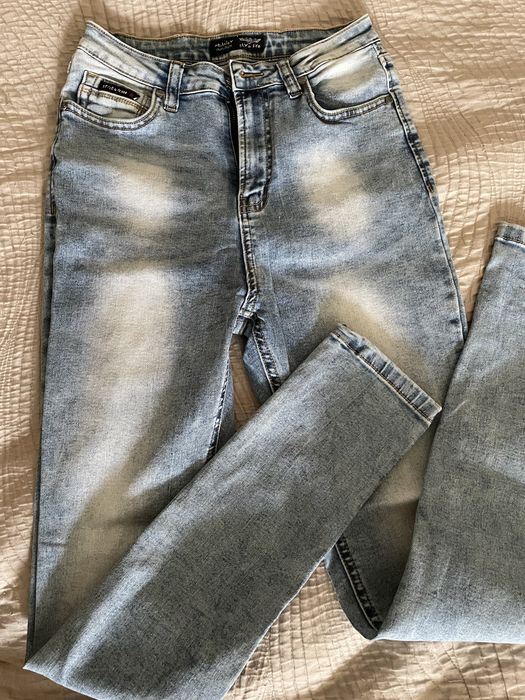 Джинси жіночі