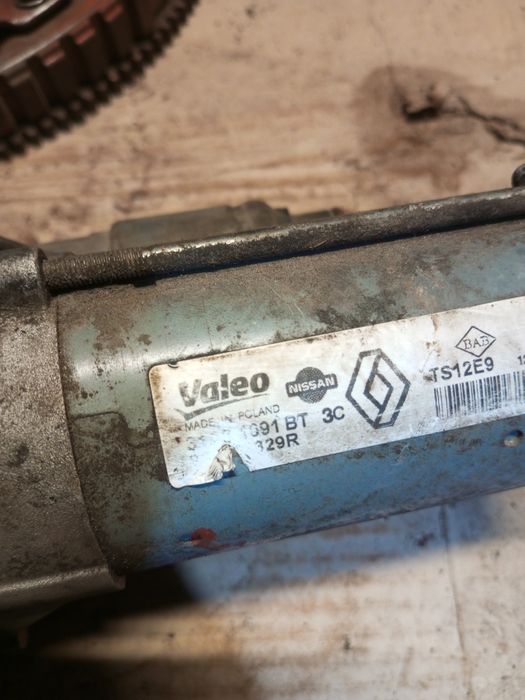 Продам стартер на Renault Duster