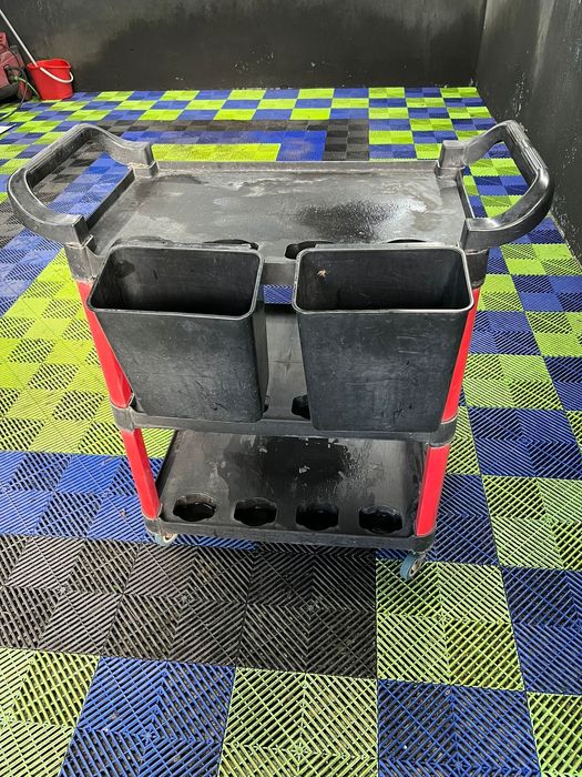 Carrinho multiuso e acessório para lavagem de carro