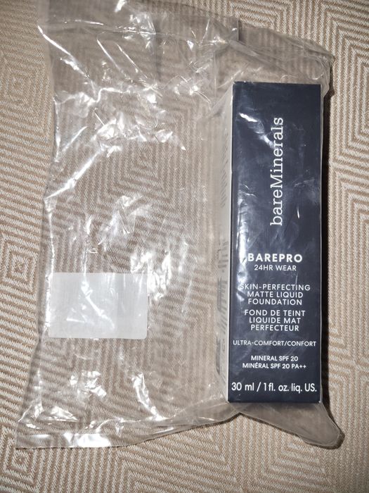 bareMinerals bare pro nowy podkład FAIR 15 COOL mineralny matujący
