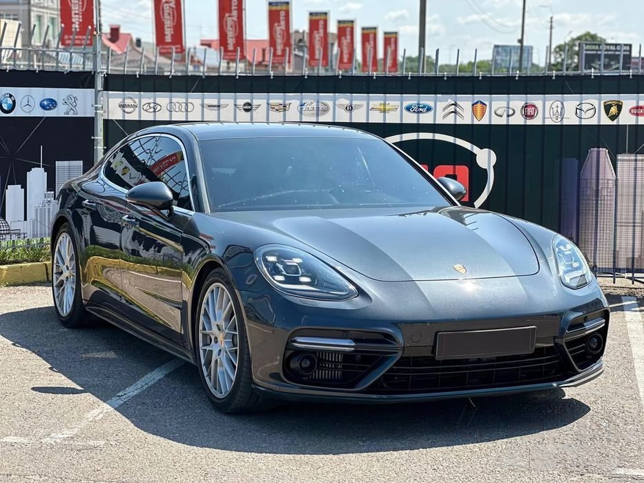 Porsche Panamera 4S