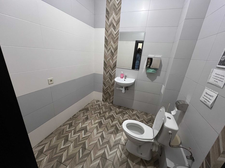 Приміщення в офісному центрі ЖК"Кришталеві джерела"вул.Метрологічна 44