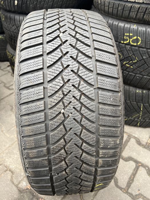 #Opona Semperit 235/40/19 pojedynka