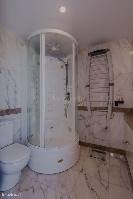 Penthouse com Vista Panorâmica sobre Lisboa e Monsanto | Campolide