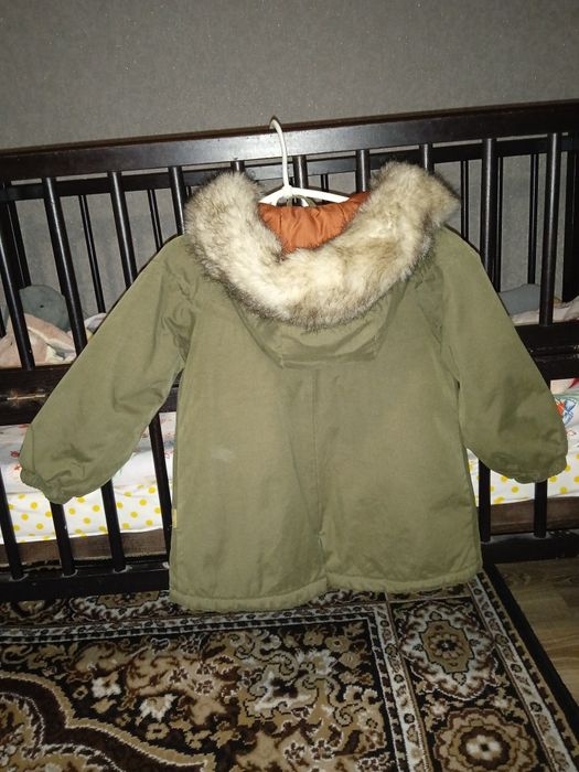 Куртка zara на дівчинку 98-104