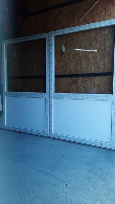 Двері та вітрини металопластикові