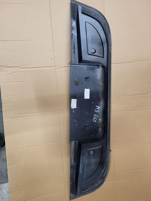 Blęda Klapy Bagażnika BMW m5 e60 USA