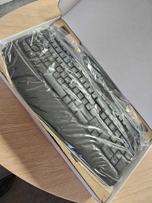 Zestaw klawiatura + mysz Logitech MK710
