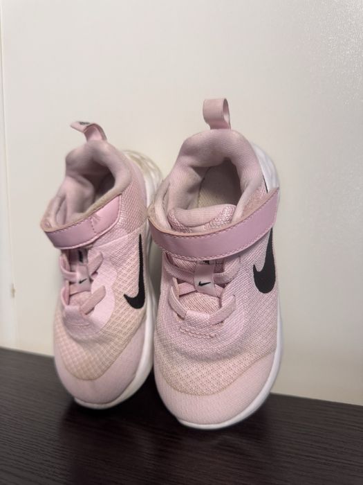 Кроссовки Nike 26 размер