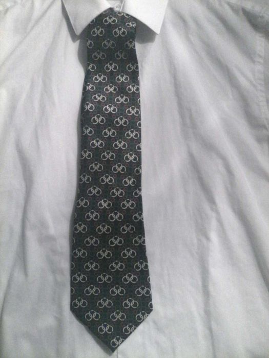 4 Gravatas praticamente novas