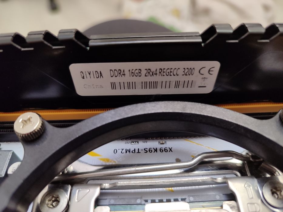 Материнська плата процесор оперативна пам'ять 2011