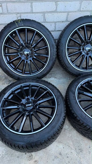 Продам комплект колёс в отличном состояние, размер R18  разболтовка колес 5.114.3
