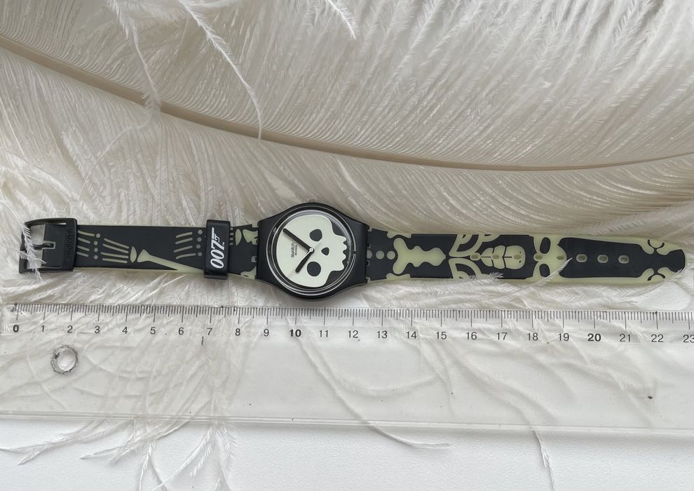 Годинник SWATCH 007 BARON SAMEDI Villian Collection