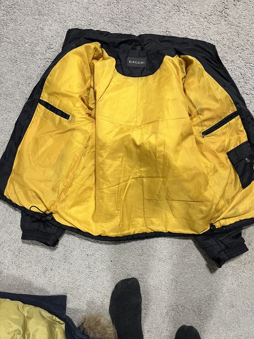 Осіння куртка в доброму стані