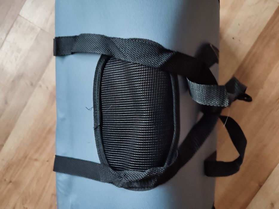 Dwa transportery dla psa