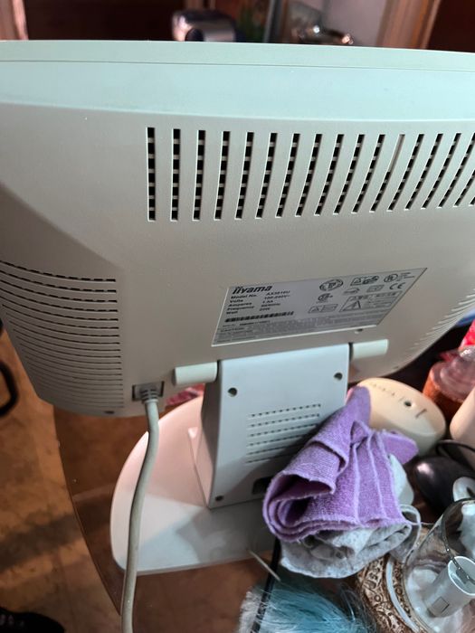 Used Computer Monitor64751149618305121