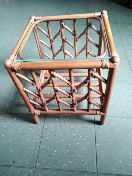 Stoliczek z rattanu kawowy mały