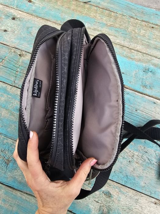 Сумка через плечо Kipling  Abanu M signature emb