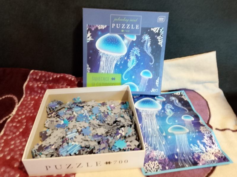 Puzzle świecące w ciemnosci, 700elementow