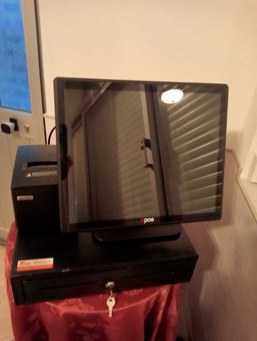 Terminal POS recente c/ impressora e caixa registadora