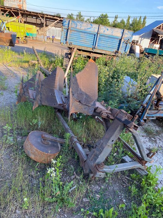 Продаю плуг до трактора