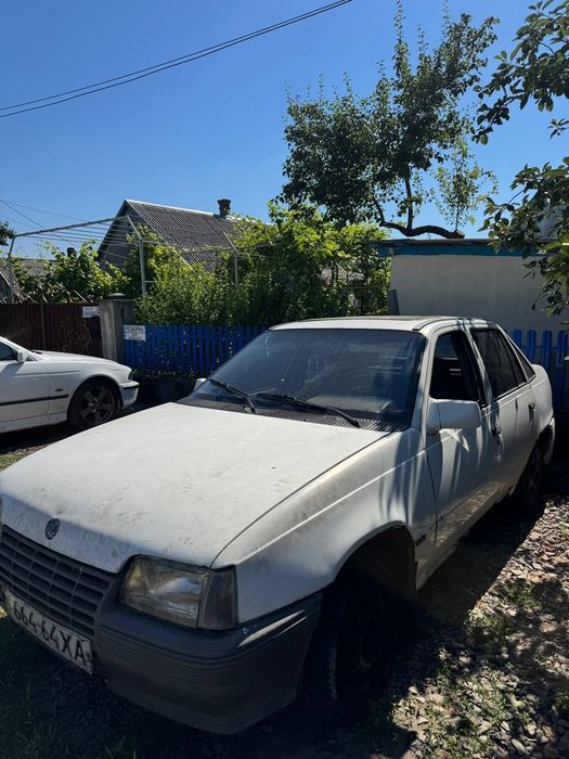opel kadett 1,8 бензин  разборка