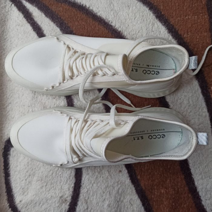 Buty Ecco r. 39 białe