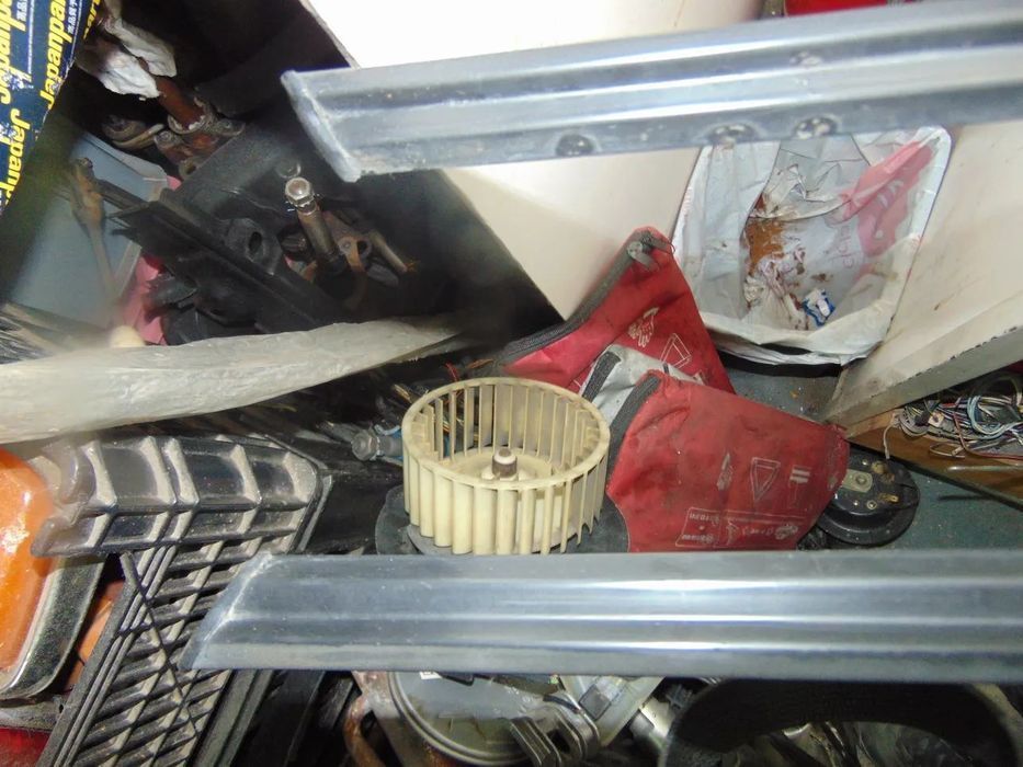 Volvo 244 frisos embaladeiras " usado em bom estado